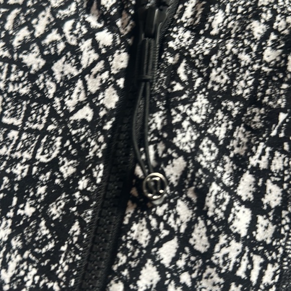 LN Lululemon Define black white jacket sz 6 - Picture 3 of 4